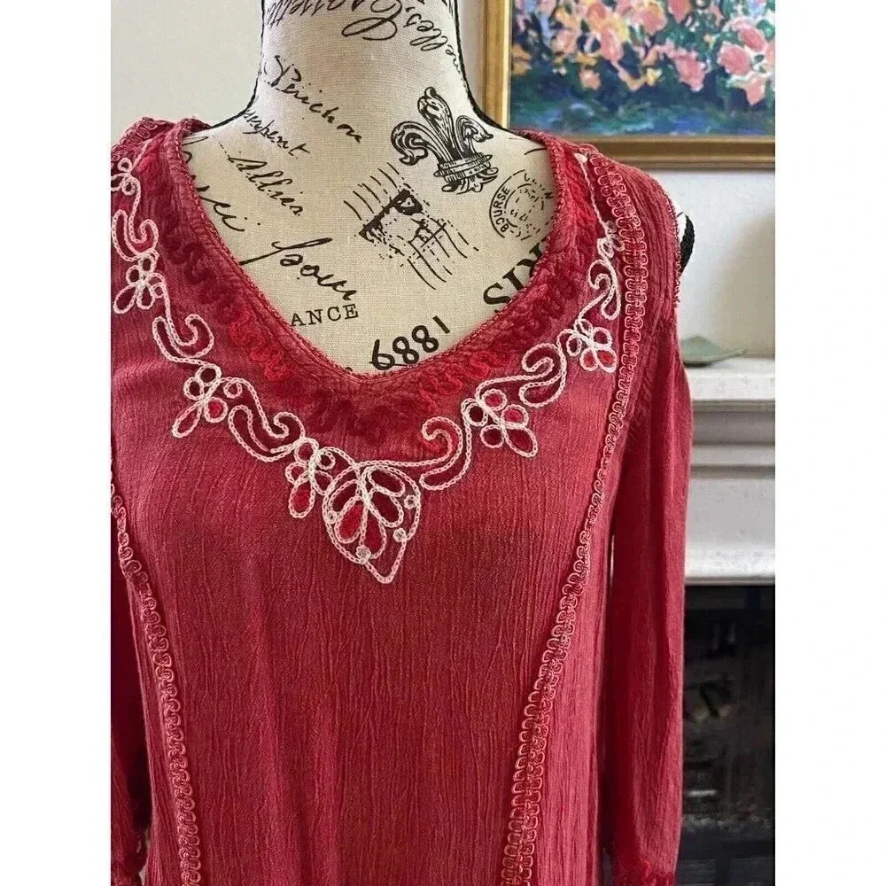 South‎ Main Dress Sz L/XL Red Embroidered Lace Hem Shoulder Slit Long Sleeve - Picture 3 of 11